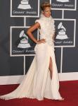 Rihanna Grammy Red Carpet2