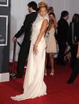 Rihanna Grammy Red Carpet6