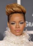 Rihanna Grammy Red Carpet7